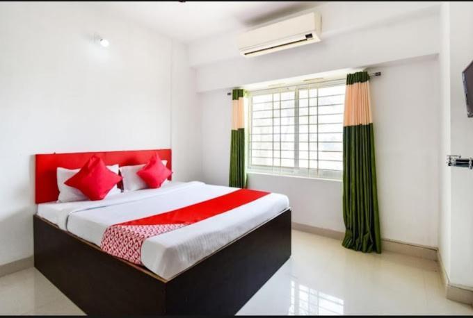 Hotel Crystal Cottage בובנשוואר מראה חיצוני תמונה