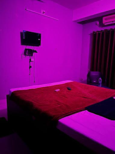 Hotel Crystal Cottage בובנשוואר מראה חיצוני תמונה